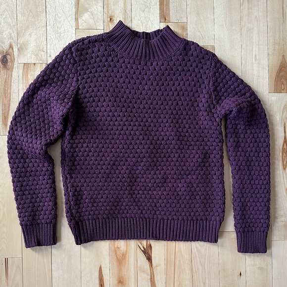 Women's Sweater - Picture 1 of 6